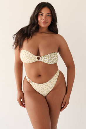 Studio Model – extra view