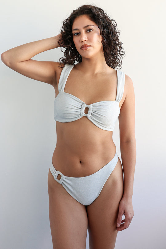 Kenzie is 5'10" wearing M.