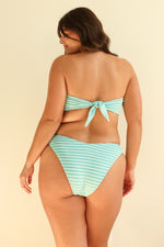 Hannah — 5'10", 38C, XL top | XL bottom.