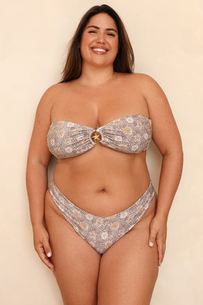 Studio Model – extra view