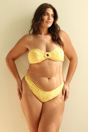 Hannah — 5'10", 38C, XL top | XL bottom.