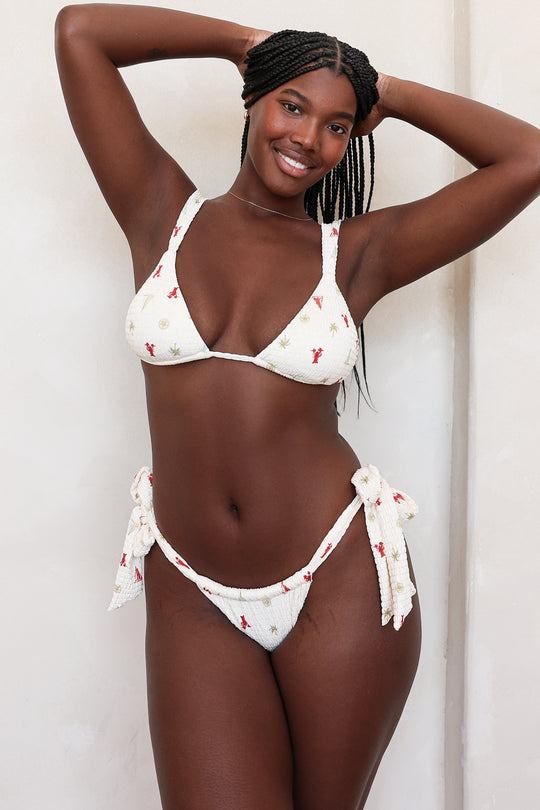 Taylor L is 5'10" wearing L.