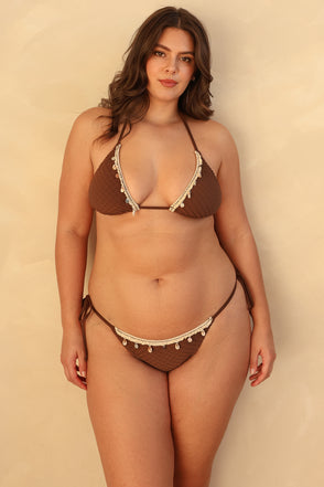 Hannah is 5'10" wearing XL.