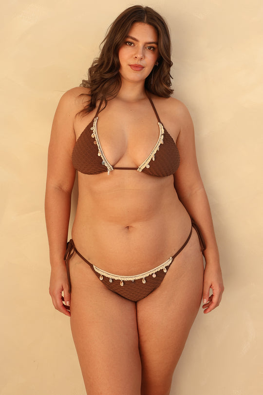 Hannah is 5'10" wearing XL.