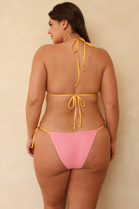 Hannah is 5'10" wearing XL.