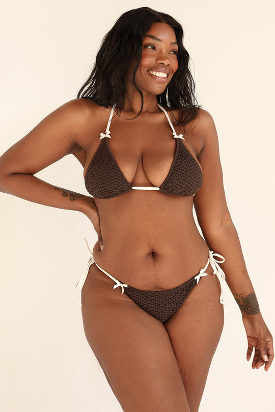 Ketara is 5'10" wearing XL.