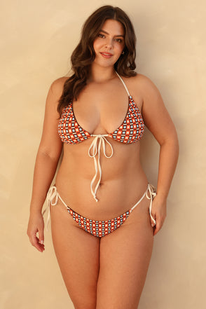 Studio Model – extra view