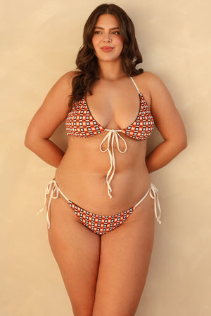 Hannah is 5'10" wearing XL.