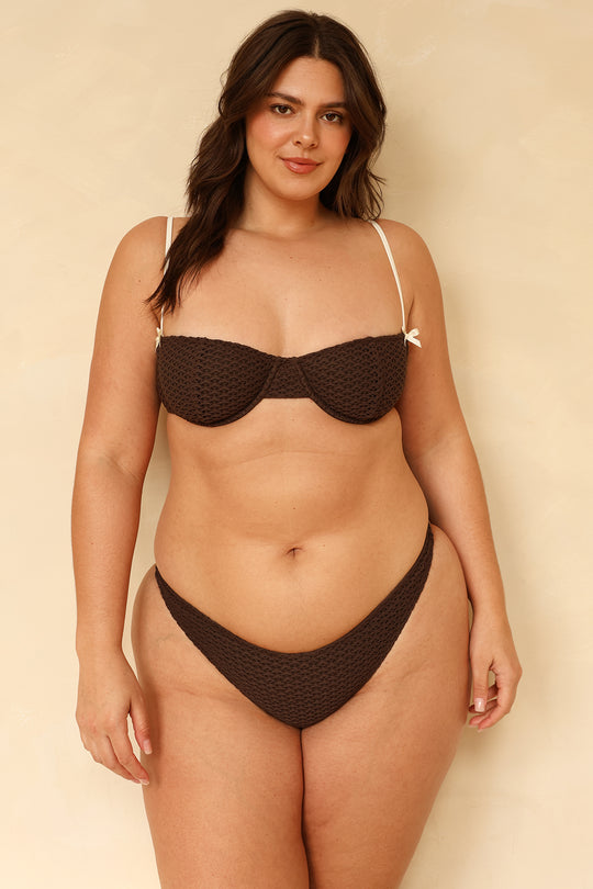 Hannah is 5'10" wearing XL.