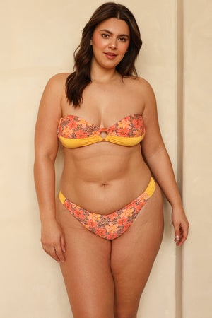 Hannah is 5'10" wearing XL.