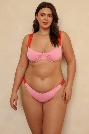 Hannah is 5'10" wearing XL.