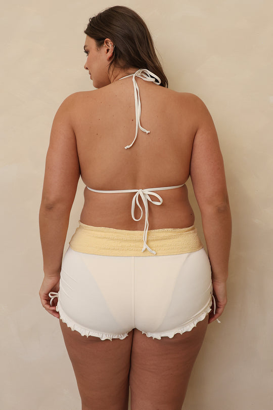 Hannah is 5'10" wearing XL.