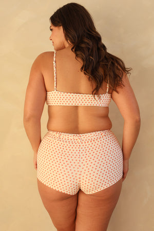 Hannah is 5'10" wearing XL.