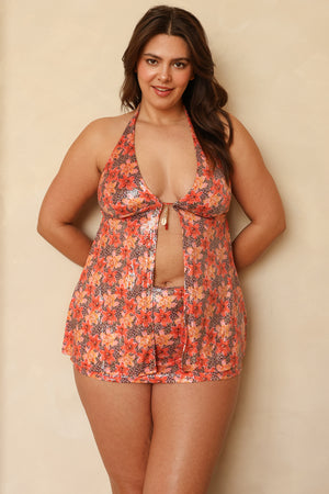 Hannah is 5'10" wearing XL.