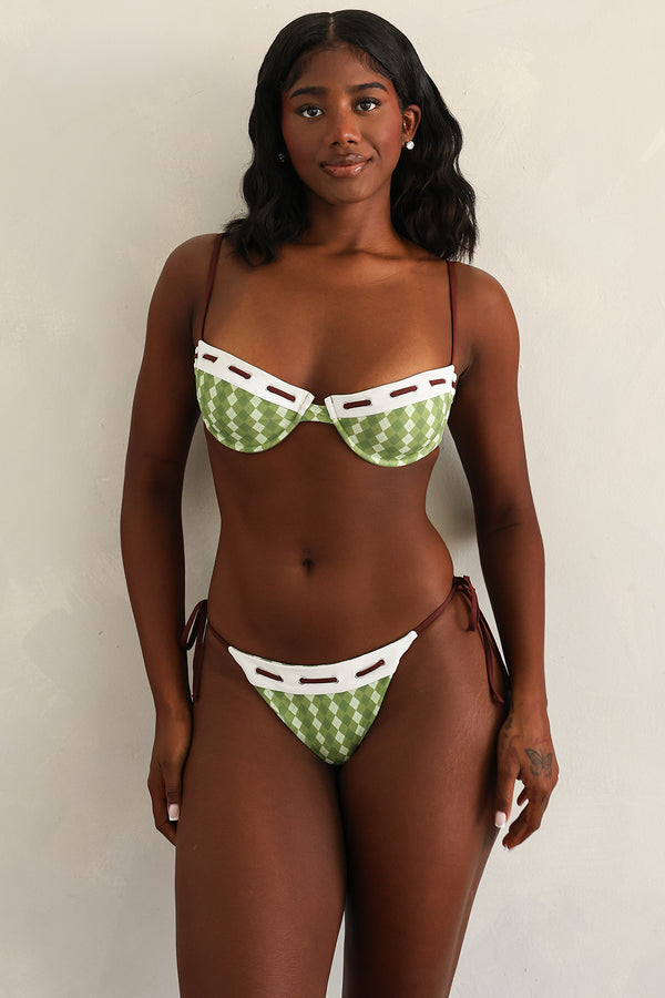 Studio Model – extra view