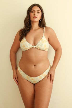 Hannah is 5'10" wearing XL.
