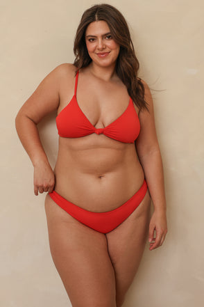 Hannah is 5'10" wearing XL.