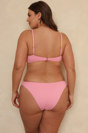 Hannah is 5'10" wearing XL.