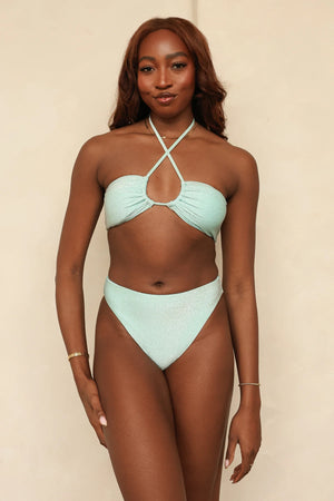 Madysen — 6'0", 34B, S top | S bottom.