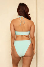 Noey — 5'3" 38B, L top | L bottom.