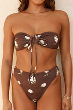 Isabella — 5'9", 34B, S top | S bottom.