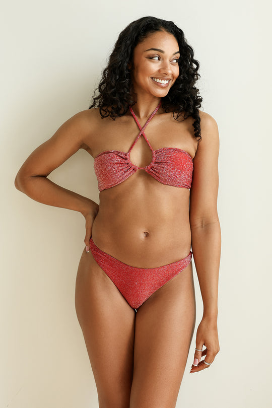 Lauryn is 5'8" wearing S.