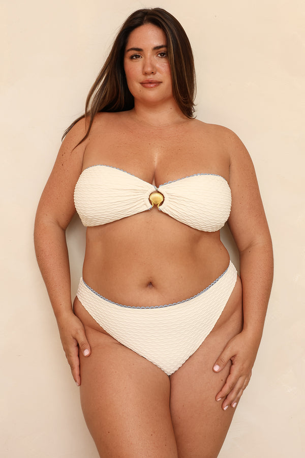 Studio Model – extra view