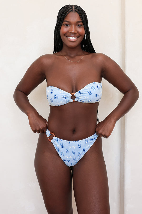 Taylor L is 5'10" wearing L.