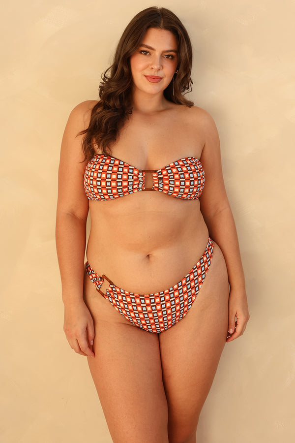 Studio Model – extra view