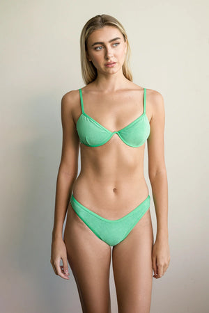 Kendall is 5'10" wearing S.