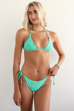 Kendall — 5'10", 34B, S top | S bottom.