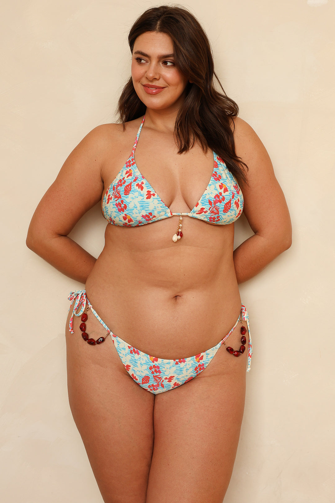 Hannah is 5'10" wearing XL.