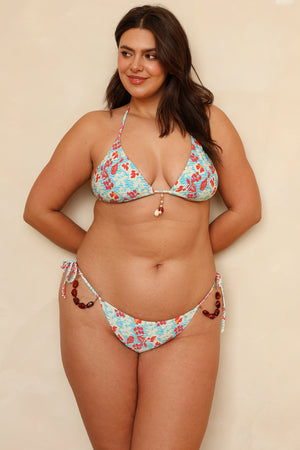Hannah is 5'10" wearing XL.