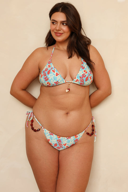 Hannah is 5'10" wearing XL.