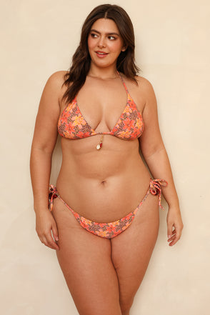 Hannah is 5'10" wearing XL.