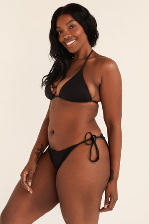 Ketara is 5'10" wearing XL.