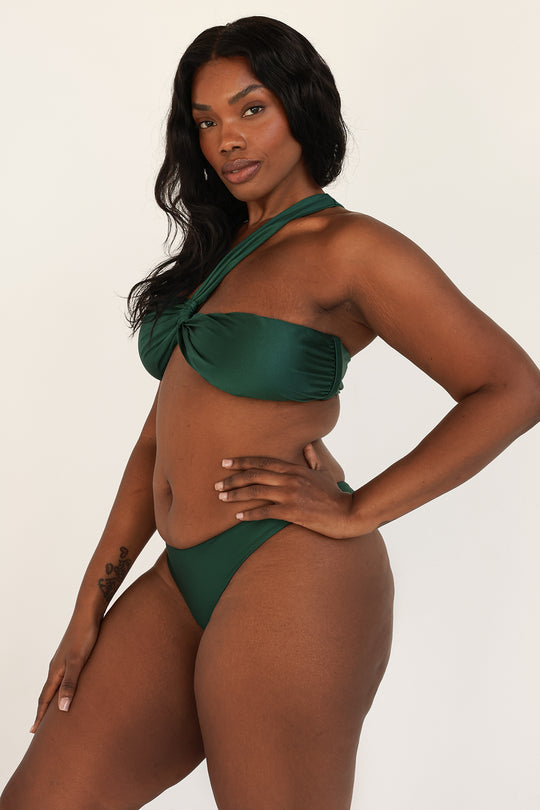 Ketara is 5'10" wearing XL.