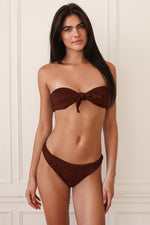 Zoe — 5'9", 32B, S top | S bottom.