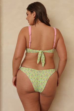 Hannah is 5'10" wearing XL.