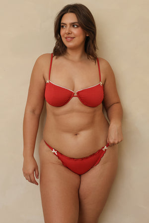 Kacie is 5'8" wearing XL.