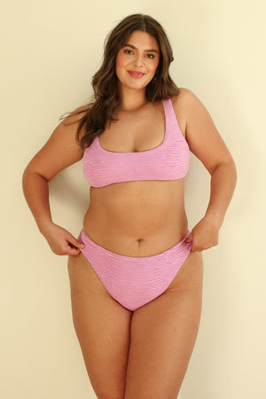 Hannah is 5'10" wearing XL.