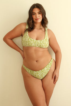 Hannah is 5'10" wearing XL.