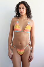 Kenzie — 5'10", 34B, M top | M bottom.