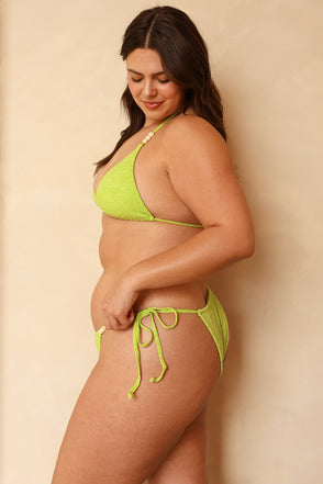 Hannah is 5’10" wearing XL.