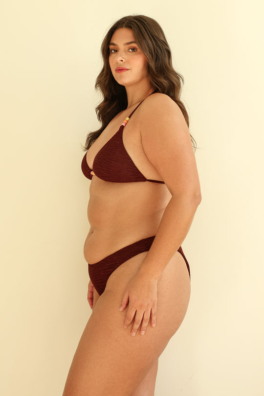 Hannah is 5'10" wearing XL.