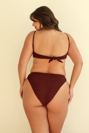Hannah is 5'10" wearing XL.