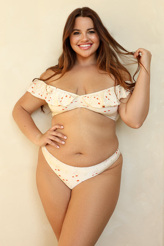 Kacie is 5'8" wearing XL.