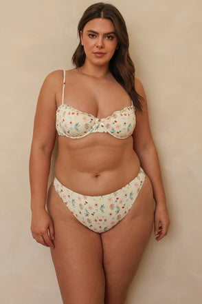 Studio Model – extra view