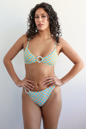 Kenzie is 5'10" wearing M.