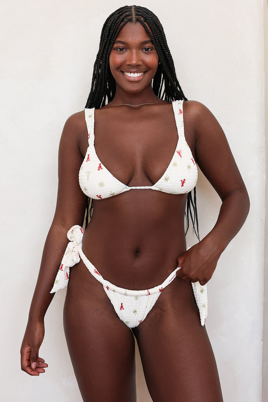 Taylor L is 5'10" wearing L.